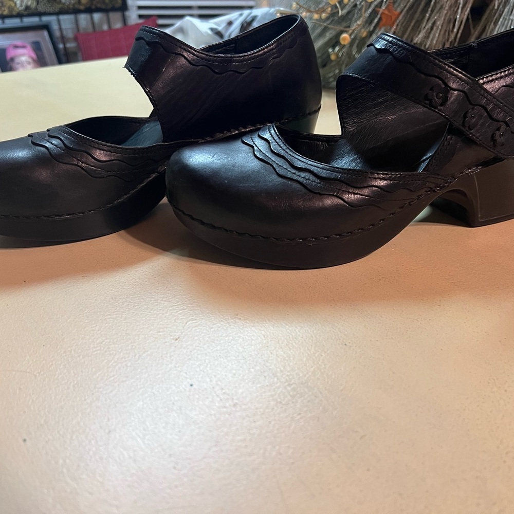 Dansko Women's Dress Shoe Size 10 - 10-1/2 (42)